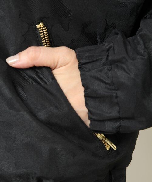 JEANASIS（ジーナシス）の「ミリタリージャガードフードブルゾン（ジャケット/アウター・レディース・カーキ系/ブラック系・FREE）」の7枚目の写真