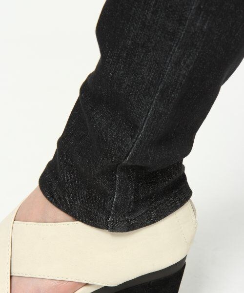 JEANASIS（ジーナシス）の「パウダータッチデニムスキニーパンツ（パンツ・レディース・ブルー系その他/ブラック/ブラック系その他/ネイビー・S/M）」の7枚目の写真