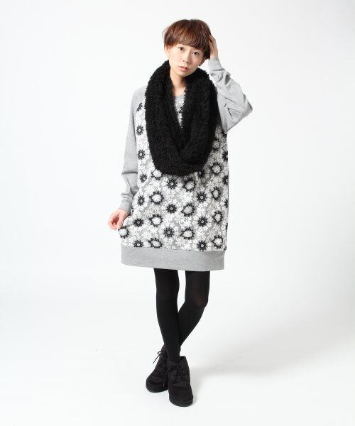 LEPSIM（レプシィム）の「シシュウレースキリカエワンピースロングスリーブ２（ワンピース/ドレス・レディース・ブラック/グレー・Ｌ/Ｍ）」の2枚目の写真