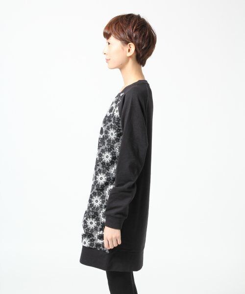 LEPSIM（レプシィム）の「シシュウレースキリカエワンピースロングスリーブ２（ワンピース/ドレス・レディース・ブラック/グレー・Ｌ/Ｍ）」の3枚目の写真