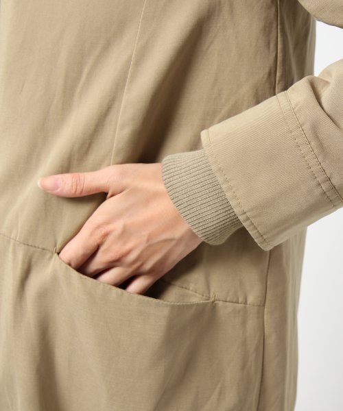 LEPSIM（レプシィム）の「ファーフードミリタリーコート（ジャケット/アウター・レディース・カモフラ/ミリタリーカーキ/ブラック/ベージュ・Ｍ/Ｌ/ＬＬ(WEB STORE限定)）」の12枚目の写真