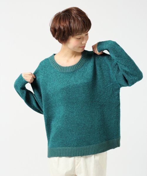 LEPSIM（レプシィム）の「７ゲージブークレクループルオーバー（トップス・レディース・グリーン/ミディアムバイオレットレッド/ブラック/グレー×ベージュ/トップグレー・ＦREE SIZE）」の4枚目の写真