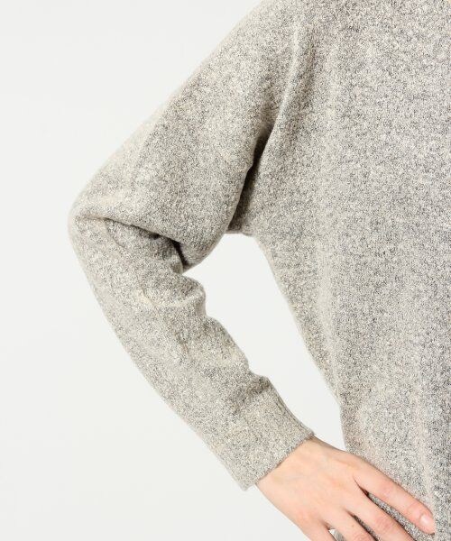 LEPSIM（レプシィム）の「７ゲージブークレクループルオーバー（トップス・レディース・グリーン/ミディアムバイオレットレッド/ブラック/グレー×ベージュ/トップグレー・ＦREE SIZE）」の12枚目の写真