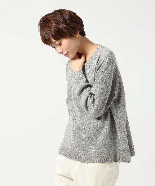 LEPSIM（レプシィム）の「７ゲージブークレクループルオーバー（トップス・レディース・グリーン/ミディアムバイオレットレッド/ブラック/グレー×ベージュ/トップグレー・ＦREE SIZE）」の2枚目の写真