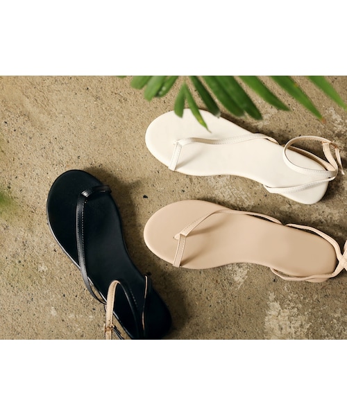 HOTPING（ホッピン）の「シンプルストラップサンダル（サンダル・レディース・ホワイト/ベージュ/ブラック・23.0～25.0）」の3枚目の写真