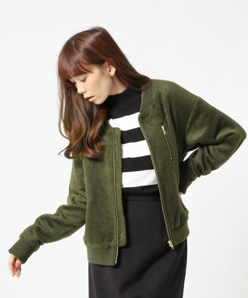A part by（アパートバイ）の「ＦシャギーＭＡ－１ブルゾン（ジャケット/アウター・レディース・カーキ/ベージュ・Ｍ/Ｌ）」の2枚目の写真