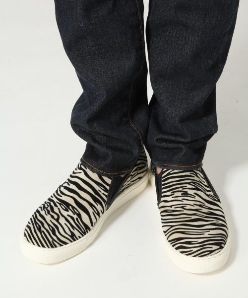 RAGEBLUE(レイジブルー)の「SLIP-ON(シューズ・メンズ・オリーブカモ/ホワイト×ブラック/ブラック×ブルー/ブラウン/ネイビー×ワイン/グレーレオパード/ブラウンレオパード・L/M)」の1枚目の写真