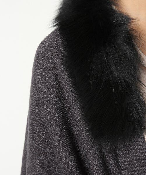 turno jeana（トゥールノジーナ）の「ファーツキスヌード（アクセサリー・レディース・アイボリー/ブラック系/ベージュ・FREE）」の6枚目の写真