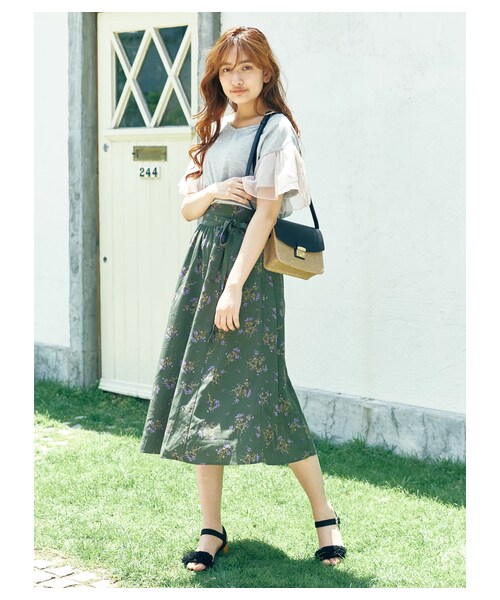 earth music&ecology（アースミュージックアンドエコロジー）の「・フレアスリーブプルオーバー（トップス・杢ライトグレー/ブラック/グレーベージュ/ダークグリーン・F）」の2枚目の写真