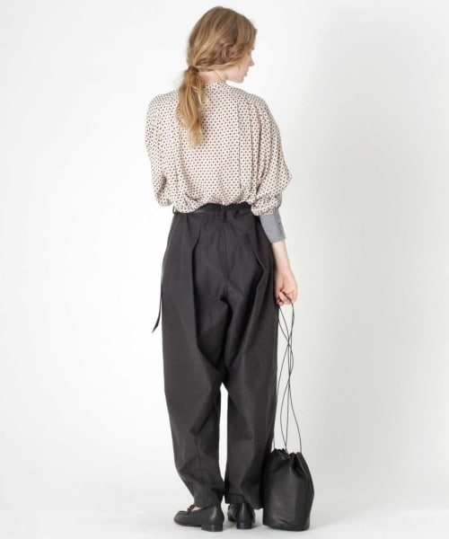 RNA-N（アールエヌエーエヌ）の「＜予約＞ミリタリーバルーンタックパンツ（パンツ・レディース・スミクロ/セージグリーン・S/M）」の18枚目の写真