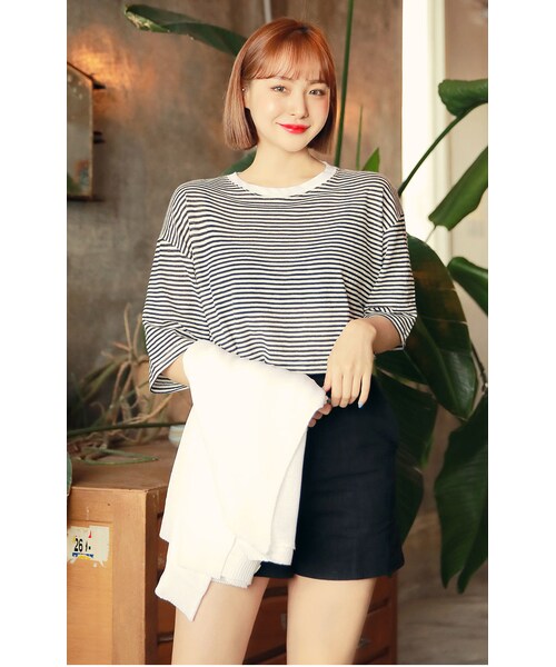 HOTPING（ホッピン）の「細ボーダールーズTシャツ（Tシャツ/カットソー・レディース・ブラウン/オリーブ/ブラック/イエロー/ネイビー・フリーサイズ(XS-XL)	）」の2枚目の写真