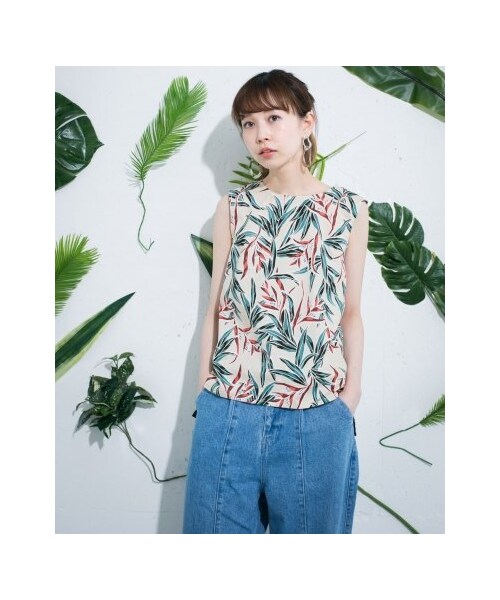 KBF（ケイビーエフ）の「リゾートプリントノースリーブ（トップス・レディース・IVORY/NAVY・one）」の8枚目の写真