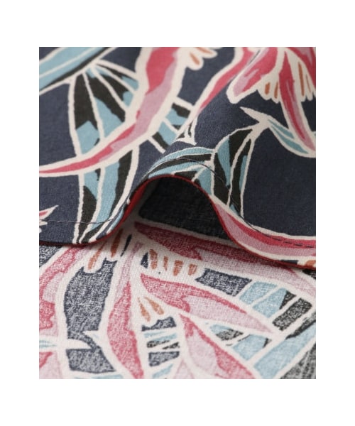 KBF（ケイビーエフ）の「リゾートプリントノースリーブ（トップス・レディース・IVORY/NAVY・one）」の20枚目の写真