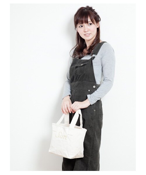 SEVENDAYS=SUNDAY(セブンデイズサンデイ)の「SUNDAY トートバッグ(S)(バッグ・ポーチ・レディース・オフホワイト/ネイビー・F)」の9枚目の写真