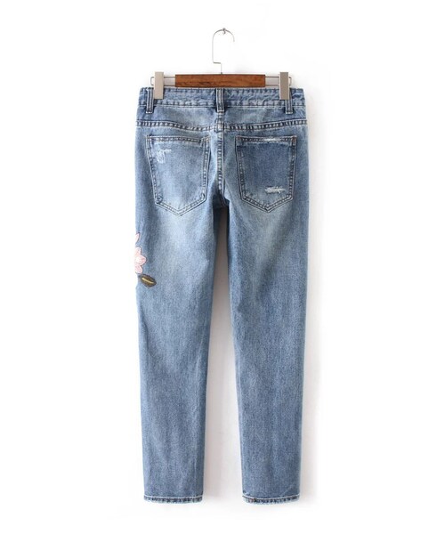 ZARA（ザラ）の「刺繍ダメージデニム ジーンズ（デニムパンツ