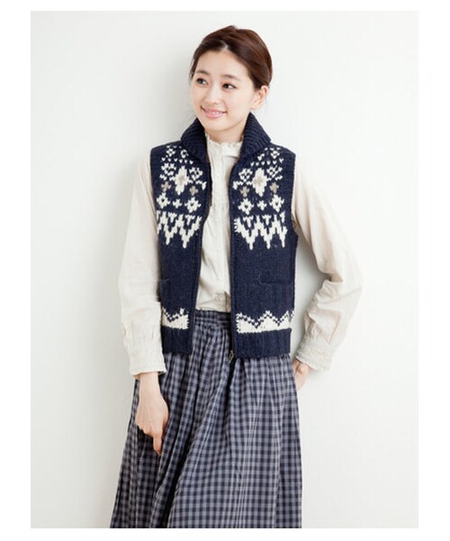 earth music&ecology(アースミュージックアンドエコロジー)の「【Special Price】カウチンニットベスト(ベスト・レディース・アイボリー/ベージュ/ネイビー・L/XS)」の6枚目の写真