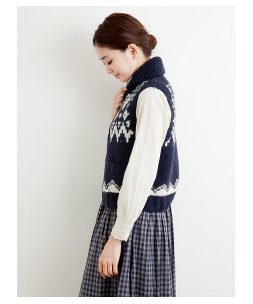 earth music&ecology(アースミュージックアンドエコロジー)の「【Special Price】カウチンニットベスト(ベスト・レディース・アイボリー/ベージュ/ネイビー・L/XS)」の2枚目の写真