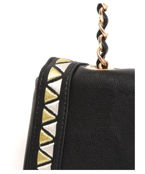 E hyphen world gallery（イーハイフンワールドギャラリー）の「チェーンショルダーバッグ　　（バッグ・ポーチ・レディース・ブラック/ブラウン・F）」の7枚目の写真