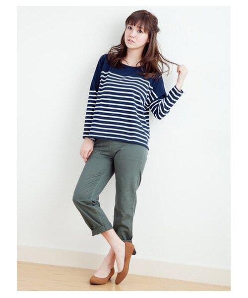 SEVENDAYS=SUNDAY(セブンデイズサンデイ)の「ルーズドルマンボーダーTシャツ (カットソー・レディース・オフホワイト/ベージュ/ネイビー・F)」の3枚目の写真