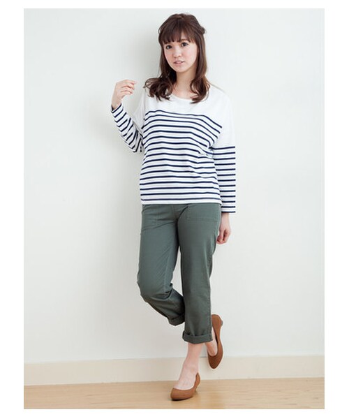 SEVENDAYS=SUNDAY(セブンデイズサンデイ)の「ルーズドルマンボーダーTシャツ (カットソー・レディース・オフホワイト/ベージュ/ネイビー・F)」の4枚目の写真