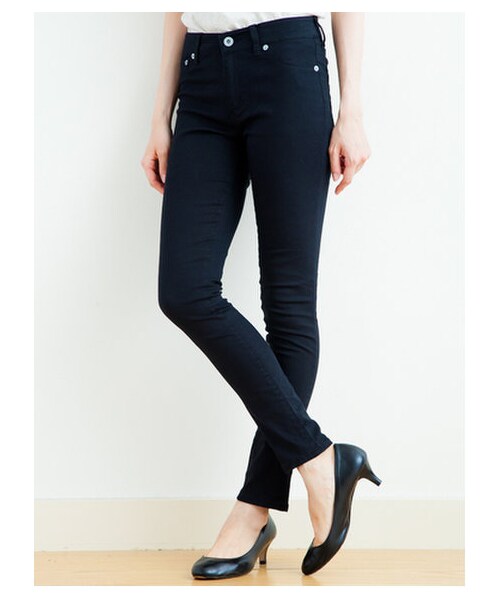 SEVENDAYS=SUNDAY（セブンデイズサンデイ）の「無地スキニーパンツ　　（パンツ・レディース・レッド/ベージュ/マスタード/ブルー/オフホワイト/ブラック・L/M/S）」の2枚目の写真