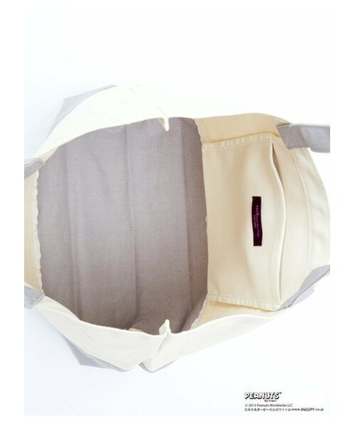 earth music&ecology（アースミュージックアンドエコロジー）の「【Special Price】【WEB限定カラー】［Snoopy］ プリントバッグ（バッグ・ポーチ・レディース・グレー・F）」の7枚目の写真