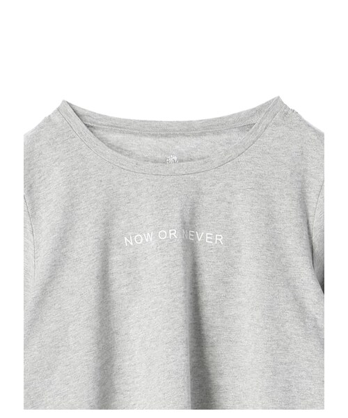 earth music&ecology(アースミュージックアンドエコロジー)の「ワンポイントロゴTシャツ(トップス・オフホワイト/杢ライトグレー/カーキ/ネイビー・F)」の4枚目の写真