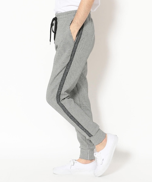 ARMURE（アルミュール）の「ARMURE/アルミュール/line tapered sweat pants（パンツ・メンズ・L/GREY・2/3/4）」の2枚目の写真
