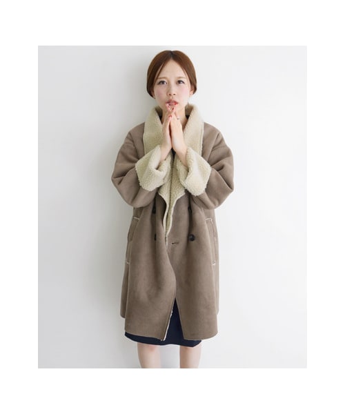 KBF（ケイビーエフ）の「フェイクムートンコート（ジャケット/アウター・レディース・ブラック/グレージュ/キャメル・one）」の4枚目の写真