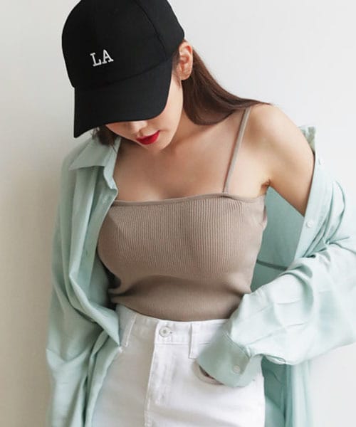 DHOLIC（ディーホリック）の「スリムクロップドスリーブレス（キャミソール・レディース・ブラック/ベージュ/ブラウン/ホワイト/レッド・FREE）」の4枚目の写真