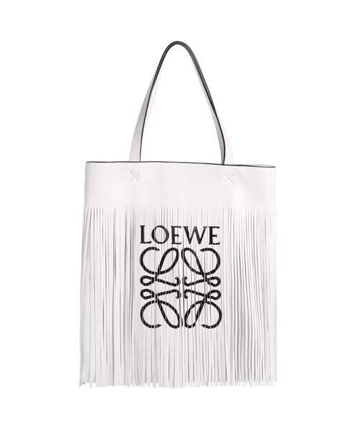 LOEWE（ロエベ）の「LOEWE Vertical Logo Fringe Lambskin Tote