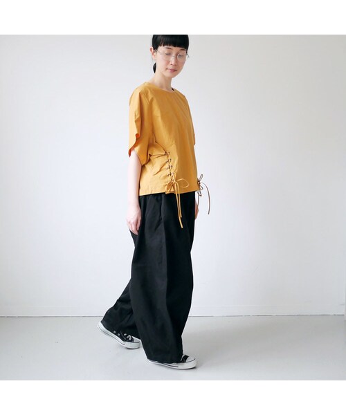 【新品】SACRA/サクラ　コットンレースアップブラウス SACRA（サクラ）の「SACRA｜サクラ ｜コットンタイプライター