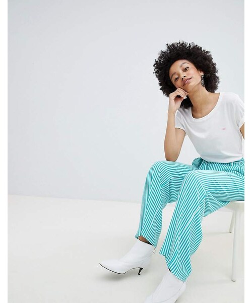 ONLY(オンリー)の「Only Lips Embroidered T-Shirt(Tシャツ/カットソー・レディース・White・L/S/XS)」の4枚目の写真