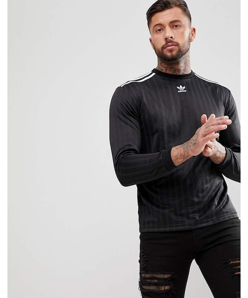 adidas（アディダス）の「adidas Originals adicolor Long Sleeve