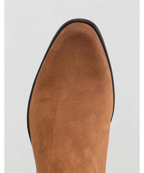 asos（エイソス）の「ASOS Wide Fit Chelsea Boots With Zip Detail In Tan Faux Suede（ブーツ・メンズ・Brown・Us 10/Us 14/Us 12/Us 11/Us 15/Us 13/Us 8/Us 7/Us 9）」の4枚目の写真