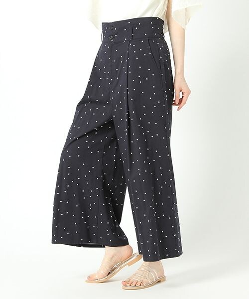 studio CLIP（スタディオクリップ）の「コットンレーヨンサスペンダー付きアソートパンツ（パンツ・ベージュ/カーキ/ドット）」の6枚目の写真