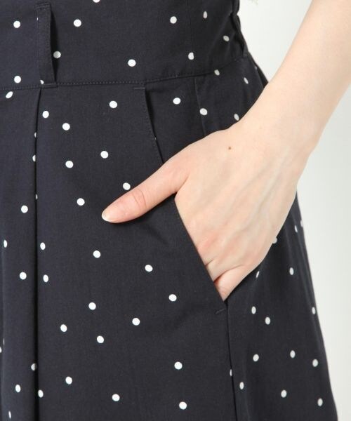 studio CLIP（スタディオクリップ）の「コットンレーヨンサスペンダー付きアソートパンツ（パンツ・ベージュ/カーキ/ドット）」の9枚目の写真