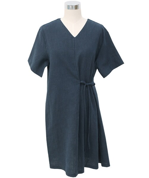 Dailyabout（デイリーアバウト）の「Vネックウエストストラップワンピース（ワンピース・レディース・ベージュ/その他・FREE）」の2枚目の写真