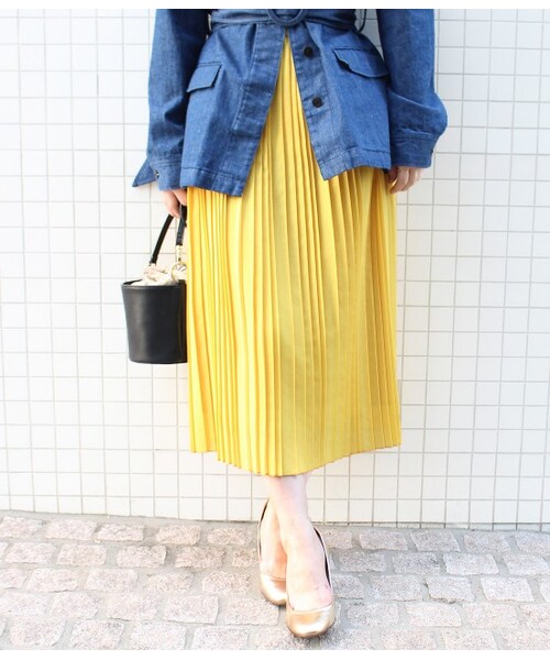 ADAM ET ROPE'(アダムエロペ)の「ランダムプリーツタイトスカート(スカート・レディース・ブラック/カーキ/カラシ・F)」の3枚目の写真