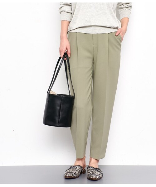 ADAM ET ROPE'（アダムエロペ）の「17SS タックコクーンパンツ（パンツ・レディース・ブラック/ピンク/カーキ/オフホワイト・36/38）」の3枚目の写真