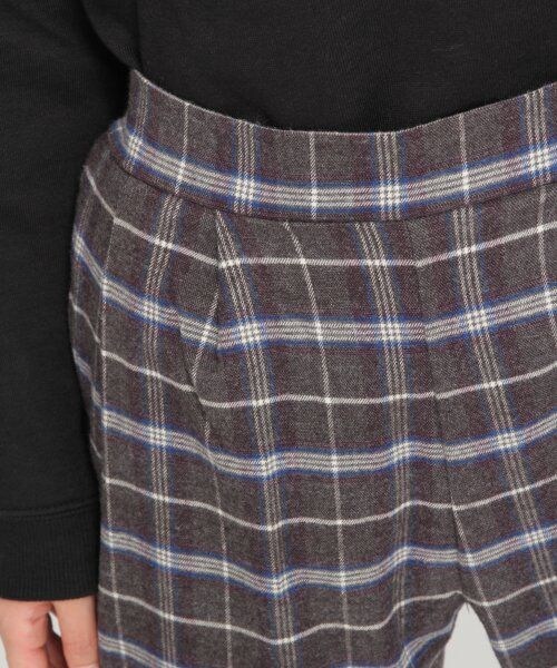 GLOBAL WORK（グローバルワーク）の「ストレッチェックタックパンツ（パンツ・レディース・グレー18/ネイビー88・Ｌ/Ｍ/Ｓ）」の5枚目の写真