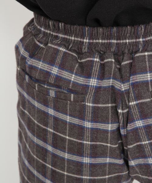 GLOBAL WORK（グローバルワーク）の「ストレッチェックタックパンツ（パンツ・レディース・グレー18/ネイビー88・Ｌ/Ｍ/Ｓ）」の8枚目の写真