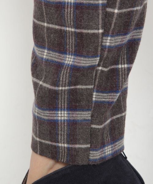 GLOBAL WORK（グローバルワーク）の「ストレッチェックタックパンツ（パンツ・レディース・グレー18/ネイビー88・Ｌ/Ｍ/Ｓ）」の7枚目の写真