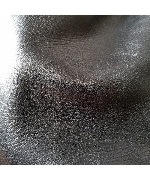 Handmade(ハンドメイド)の「本革の巾着バッグ(ショルダーバッグ・レディース・その他)」の3枚目の写真