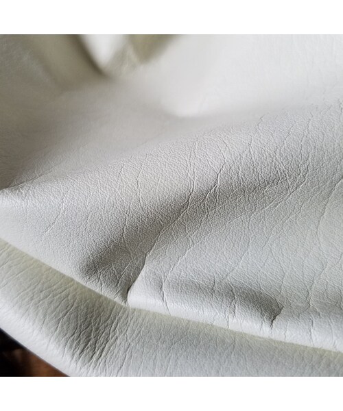 Handmade(ハンドメイド)の「本革の巾着バッグ(ショルダーバッグ・レディース・その他)」の4枚目の写真