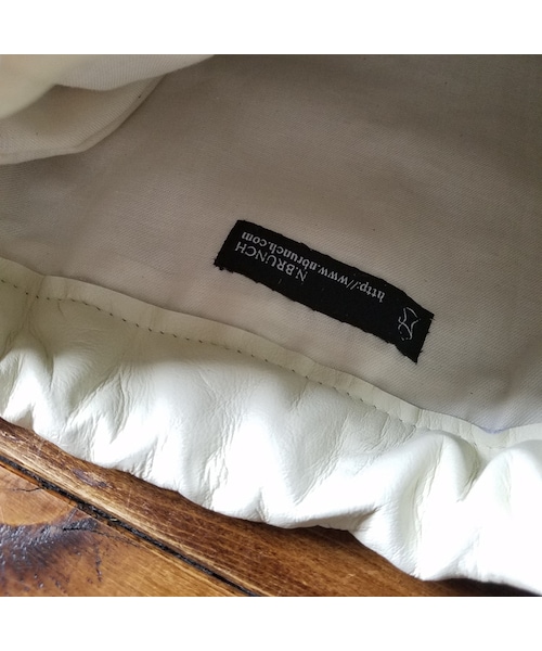 Handmade(ハンドメイド)の「本革の巾着バッグ(ショルダーバッグ・レディース・その他)」の8枚目の写真