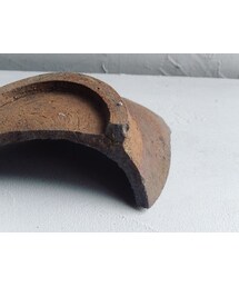 壺（鎌倉時代初期、発掘品） 黒い陶器の壺 約15cm （破片以外は