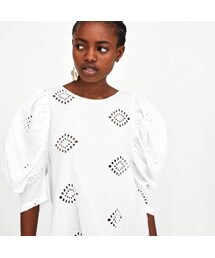 ZARA（ザラ）の「カットワーク刺繍入りブラウス 白 トップス（シャツ