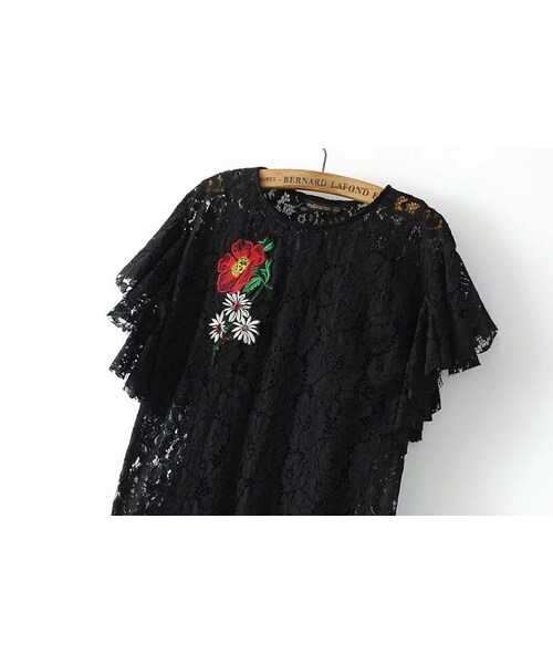 ZARA（ザラ）の「刺繍レースワンピース ドフリル ドレス 黒 白