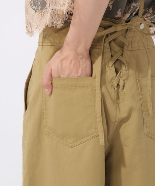 laboratory work（ラボラトリーワーク）の「サス付き後ろレースアップパンツ（パンツ・ベージュ/ブラウン）」の14枚目の写真